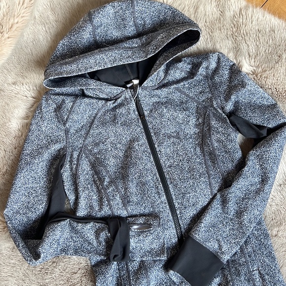 🖤Lululemon jacket🖤 - Picture 4 of 11